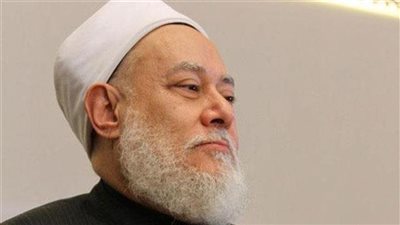 على جمعة عن تجميل الرموش والحواجب: حرام