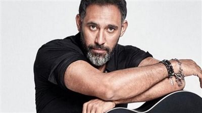  الفنان المصري عمرو مصطفى يطرح أحدث أغانيه 