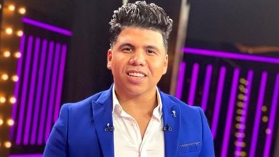 عمر كمال يكشف عن بداياته الفنية وجوانب شخصية وعائلية في حياته قبل الشهرة