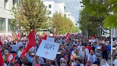 شاهد.. تونس تشهد مظاهرت ضد الرئيس قيس سعيد