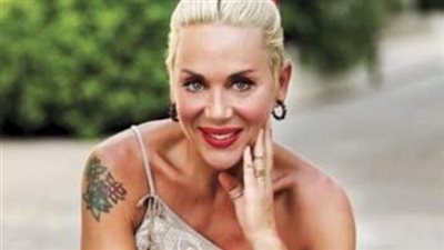 وفاة الفنانة التركية بيلور كالفكان عن عُمر ناهز 59 عامًا بعد صراع طويل مع المرض