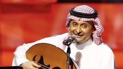 النجم السعودي عبدالمجيد عبدالله يحي خفلًا عنائيًا داخل المملكة البحرينية