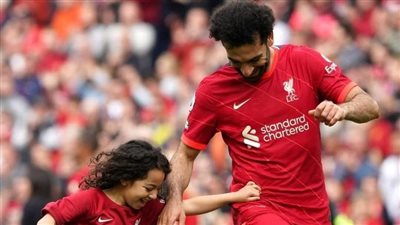 شاهد.. صورة لابنة اللاعب المصري محمد صلاح نجم ليفربول الإنجليزي تتصدر مواقع التواصل