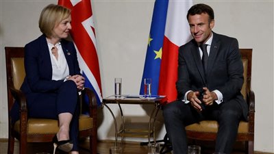 تراس وماكرون يبحثان العلاقات الثنائية وأزمة أوكرانيا.. هاتفيًا