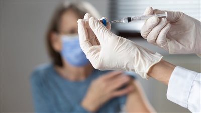 لتجنب الإنفلونزا.. رابطة كبار السن الألمانية توضح أهمية التطعيم لكبار السن
