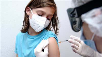 لقاح كورونا للأطفال.. طبيبة أمريكية توضح توصيات مهمة بشأن الجرعة المعززة 