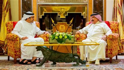 مباحثات أخوية بين ملك البحرين ووزير الخارجية الإماراتي