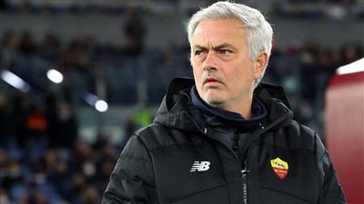 جوزيه مورينيو مدرب روما يعرب عن حزنه من خسارة فريقه أمام نابولي