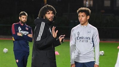  النجم المصري محمد النني يتصدر مواقع التواصل (صور)