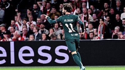 بيتر كراوتش يكشف سر أزمة المصري محمد صلاح مهاجم 