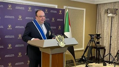 سفير مصر في السودان يلتقي رئيس مجلس السيادة الانتقالي