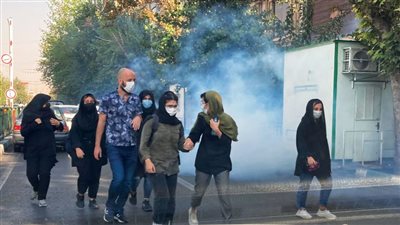 القضاء الإيراني يبدأ محاكمات للمحتجين بذريعة نشر الفوضى