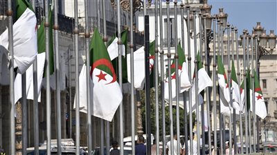  العاصمة الجزائرية تشهد انتشارا أمنيا مكثفا استعدادا لانطلاق القمة العربية