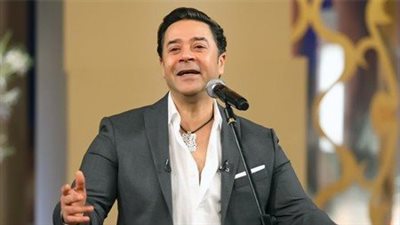 بعد تصدره مواقع التواصل الإجتماعي.. من هو الفنان مدحت صالح؟