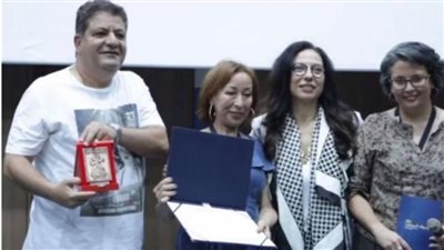 مهرجان أيام قرطاج السينمائية يكرم المخرج المصري 