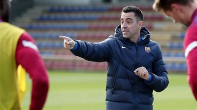  تشافي هيرنانديز يبدأ عملية البحث عن بديل لمدافعه المخضرم جيرارد بيكيه.. ما القصة؟