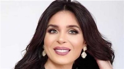  الراقصة المصرية دينا تسلط الضوء على بعض الجوانب من حياتها (فيديو)