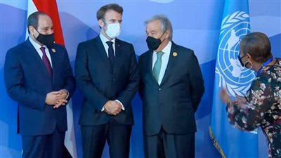 ماكرون يصل إلى مقر انعقاد 