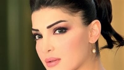 والدة دينا حايك تفاجئها بأول لقاء بعد اصابتها بالسرطان (فيديو مثير)