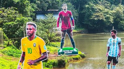 مجسمات عملاقة لكل من ميسي وكريستيانو رونالدو ونيمار في ولاية كيرالا بالهند (صور)