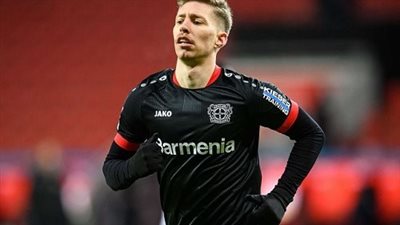 ميتشل فايزر لاعب فيردر بريمن الألماني يتصدر مواقع التواصل ( أبرز المعلومات)