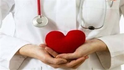 خبراء: النساء أكثر عرضة للإصابة بأمراض القلب من الرجال