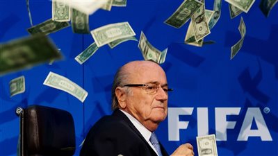 بلاتر يُثير الجدل: إسناد تنظيم كأس العالم لـ قطر خطأ كبير مني