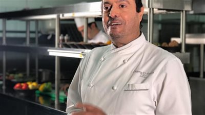 ما هي مكونات شوربة العدس؟ وصفة الشيف أسامة السيد بالفيديو