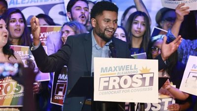 الشاب ماكسويل فروست.. أول عضو في الكونغرس الأمريكي ينتمي إلى الجيل 