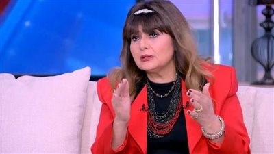 الراقصة هندية تكشف كواليس ارتدائها وخلعها لكل من الحجاب والنقاب (فيديو)