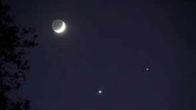 سماء مصر تشهد ظاهرة فلكية تتمثل في اقتران القمر مع الحشد النجمي