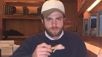  ألكسندر تومينسكي.. مواطن أمريكي،لُقب بـ 