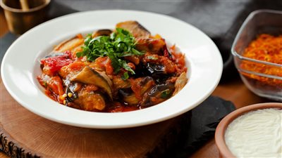 كيف اعمل مسقعة بالبطاطس؟.. بسيطة وسهلة