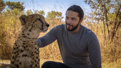  الرحالة التونسي مهدي بلحاج يتصدر التريند بعد المغامرات في القارة الإفريقية (القصة الكاملة)