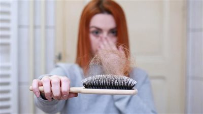 متى يكون تساقط الشعر خطير؟.. 4 علامات تستدعي القلق