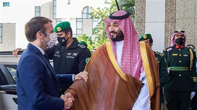 ولي العهد السعودي يثمن لفرنسا رفضها للتهديدات التي تخل باستقرار المنطقة
