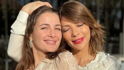  ابنة الفنانة السورية أصالة تكشف تفاصيل عملية التجميل التي أجرتها والدتها مؤخرا