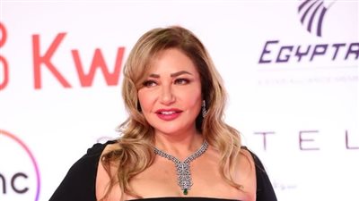 صور تكشف نجوم الفن على السجادة الحمراء في عرض فيلم 