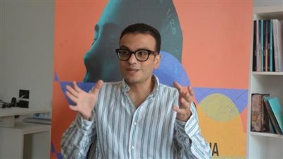 مدير المهرجان القاهرة السينمائي الدولي يعتذر عن سخريته من صورة صلاة الجمعة بالمهرجان