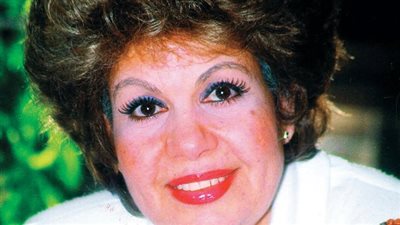 بعد تصدرها السوشيال ميديا.. من هي الفنانة المصرية خيرية أحمد؟