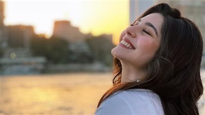 الفنانة الشابة مايان السيد تؤكد أن مواقع التواصل أجبرتها على الذهاب لطبيب نفسي