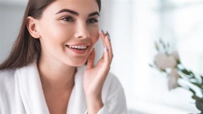 كيفية المحافظة على نضارة الوجه.. 10 أسرار تضمن إشراقتك في الخريف