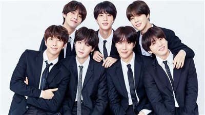 المغني الكوري الجنوبي جونجكوك يخطف الأنظار خلال حفل افتتاح كأس العالم قطر 2022