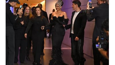 كايلي جينر تخطف الأنظار خلال حضورها معرض تييري موجلر (صور)