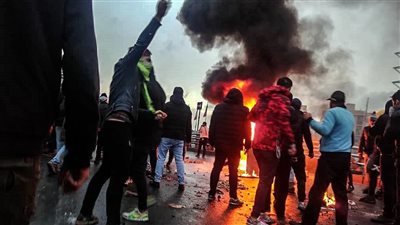 التفاصيل الكاملة حول متقل 5 في مواجهات بين الأمن والمتظاهرين غرب إيران