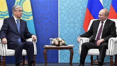 بوتين يهنئ توكاييف بإعادة انتخابه رئيسا لكازاخستان