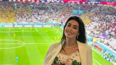 بملابس بيضاء.. 