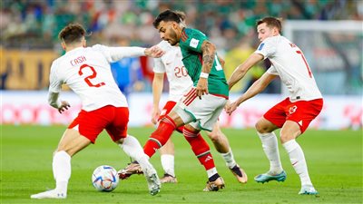 كأس العالم 2022.. التعادل يحسم الشوط الأول من مباراة بولندا والمكسيك