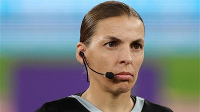 ستيفاني فرابارت.. أول محكّمة تُشارك في كأس العالم للرجال (صور)