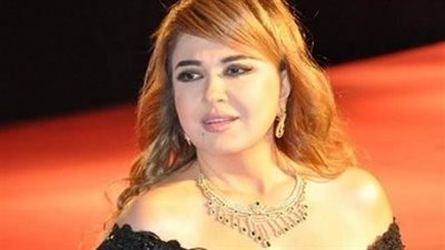 مادلين طبر تتعرض لموقف محرج خلال ختام الدورة 44 لمهرجان القاهرة السينمائي